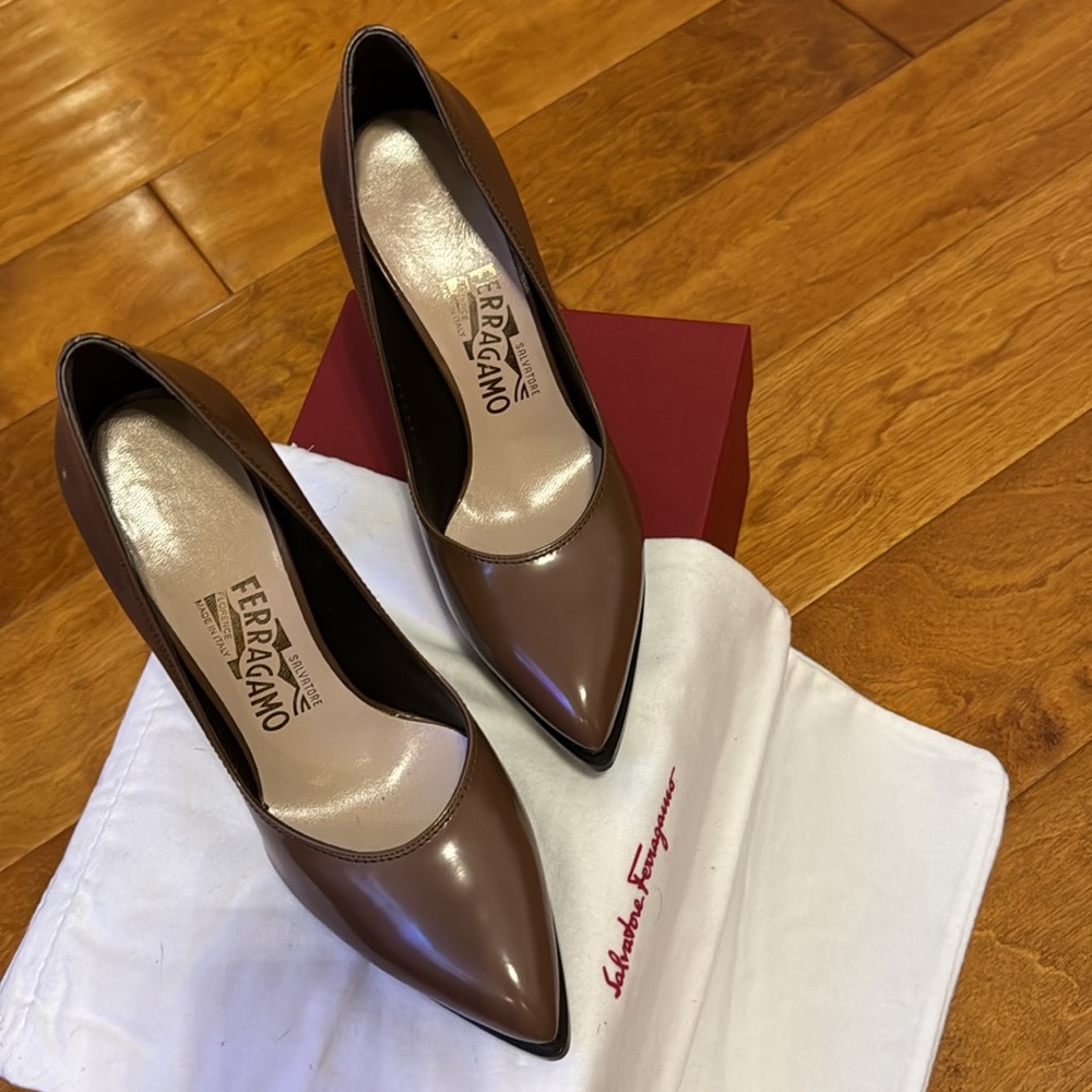 AUTHENTIC Salvatore Ferragamo heels